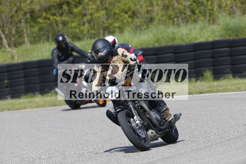 /Archiv-2025/09 22.04.2025 Cornu Master School ADR/gruen-vert/44